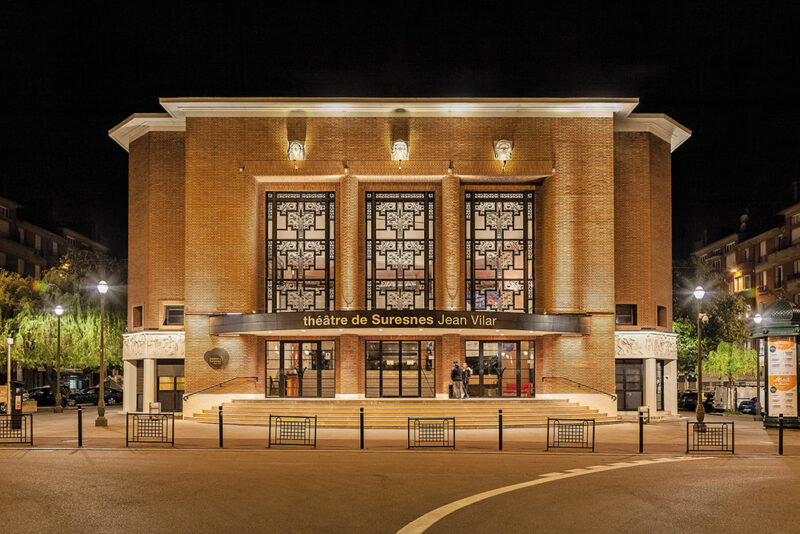 Entrée publique, place Stalingrad - Photo © Arnaud Kehon