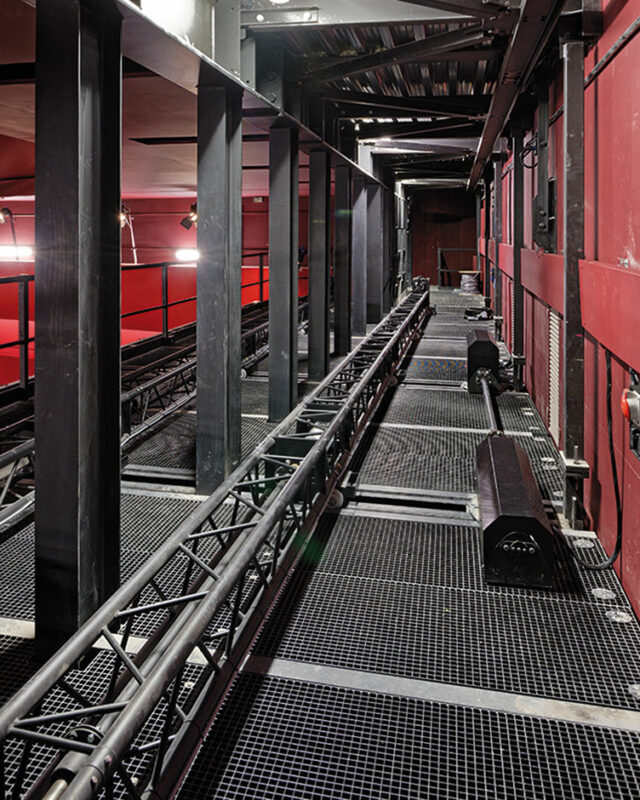 Gril de proscenium, équipes d’avant-scène