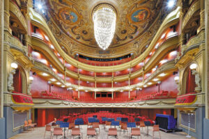Proscenium en configuration extension de scène