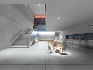 Foyer public bas, vestiaires (R-1) - Photo © Régis Golay, Federal Studio