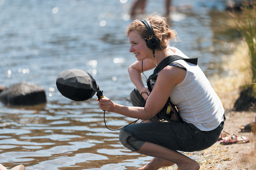 Sophie Berger. Prises de son au Lac de Servières, août 2019 - Photo © Valentin Uta