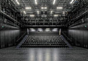 Le plateau de danse directement intégré à la salle