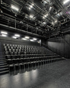 Configuration frontale, tribune HOAC® Stage Technology