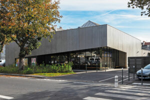 Façade extérieure, entrée du public