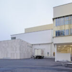 Cour technique extérieure, entrée des artistes