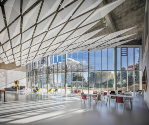 Le hall - Photo © Dimitri Lamour