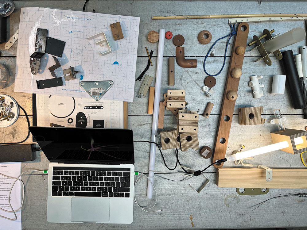 Atelier organisé autour de prototypes de châssis innovants, modulaires et réemployables à La Réserve des Arts et au Théâtre de l'Aquarium - Photo © Annabel Vergne