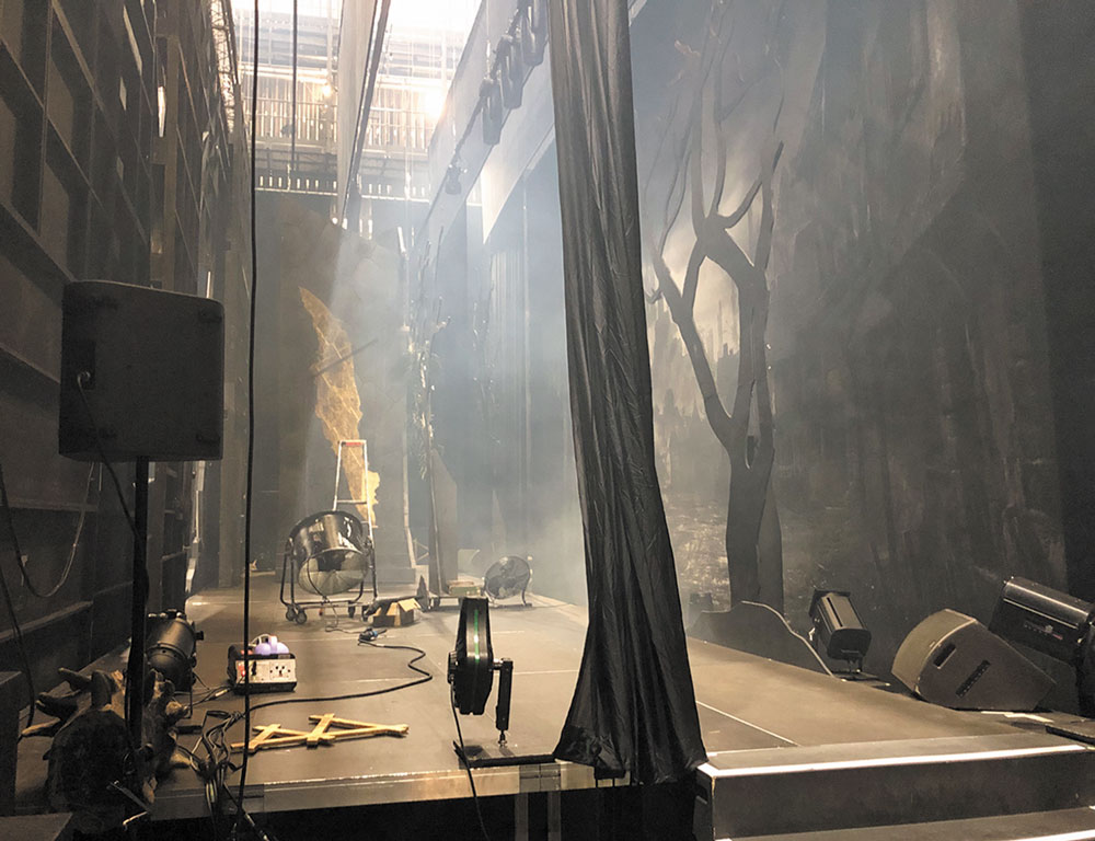 Vue des coulisses, lointain cour - Photo © Isabelle Fuchs