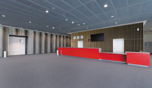 Auditorium, accès parterre haut, bar, vestiaires - Photo © Patrice Morel