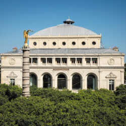 Théâtre de la Ville, place du Châtelet à Paris - Photo © Nadège Lezec