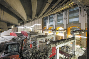 Hall historique en cours de déconstruction - Photo © Patrick Tournebœuf / Tendance floue