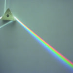 Dispersion de la lumière à travers un prisme - Document © Zátonyi Sándor- CC BY-SA 3.0