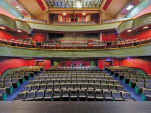 Grande salle, vue d’ensemble