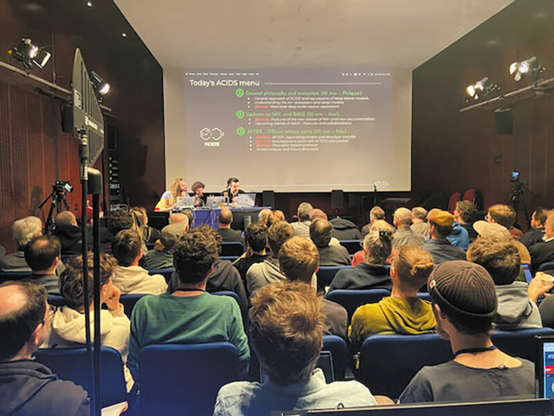 Les conférences dans la Salle Stravinsky sont également retransmises en direct pour les membres connectés - Photo © Paola Palumbo