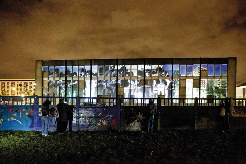 Le Vitrail de François-Xavier Gbré et Yo-Yo Gonthier - Photo © N. Gonzalez