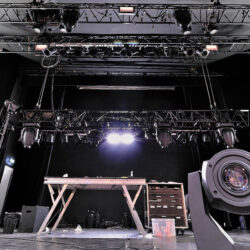 Montage lumière au Bataclan - Photo © Patrice Morel