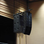 Arrangement cardio de 3 SB18 omni derrière un Kara - Photo © L-Acoustics