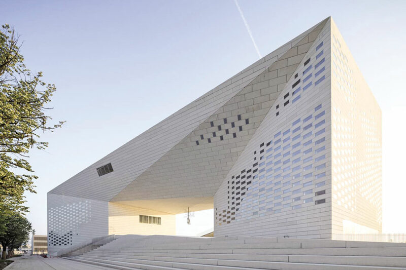 La MÉCA, un monolithe en mouvement