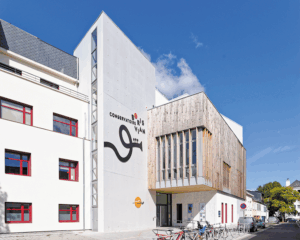 Nouvelle extension, entrée principale