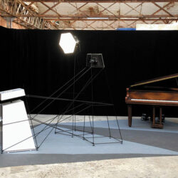 As we are blind, installation interactive pour aura et piano mécanique, Véronique Béland, 2016 - Photo DR