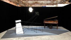 As we are blind, installation interactive pour aura et piano mécanique, Véronique Béland, 2016 - Photo DR