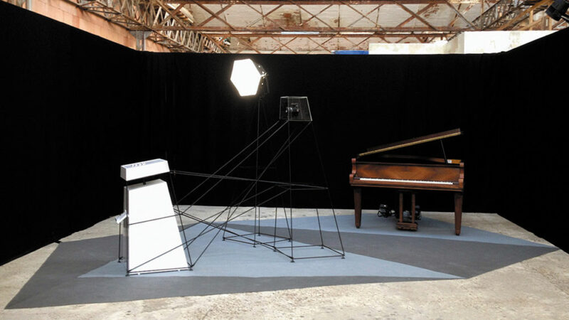 As we are blind, installation interactive pour aura et piano mécanique, Véronique Béland, 2016 - Photo DR