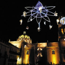 Le lustre de Cristal Palace de Transe Express créé par Tilt - Photo © Tilt