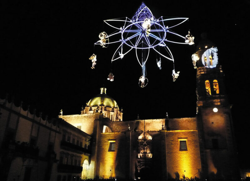 Le lustre de Cristal Palace de Transe Express créé par Tilt - Photo © Tilt