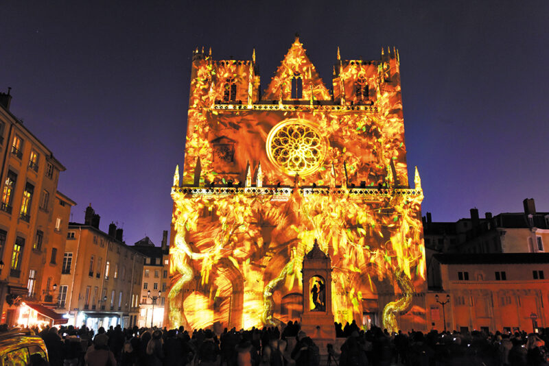 Genesis de Theoriz Studio, Cathédrale Saint-Jean