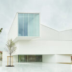 Théâtre Théodore Gouvy, Freyming-Merlebach : entrée publique, façade Est - Photo © Eugeni Pons