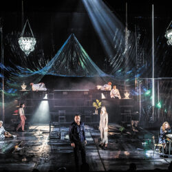 Lumière + bâches plastiques = eau