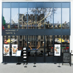 L’entrée principale sur le boulevard de Strasbourg