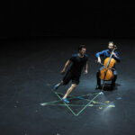 Mitten wir im Leben sind/Bach6Cellosuiten de A. T. De Keersmaeker/J.-G. Queyras - Photo © Anne Van Aerschot