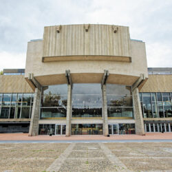 Parvis section sud, nouvel aménagement de la rotonde