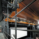 Passerelles latérales de salle