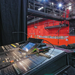 La Victoire 2, régie retour