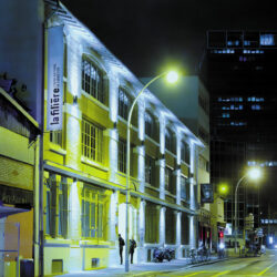 Façade du bâtiment A, vue nocturne