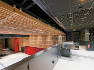 Régie ouverte sur la salle (Agora)