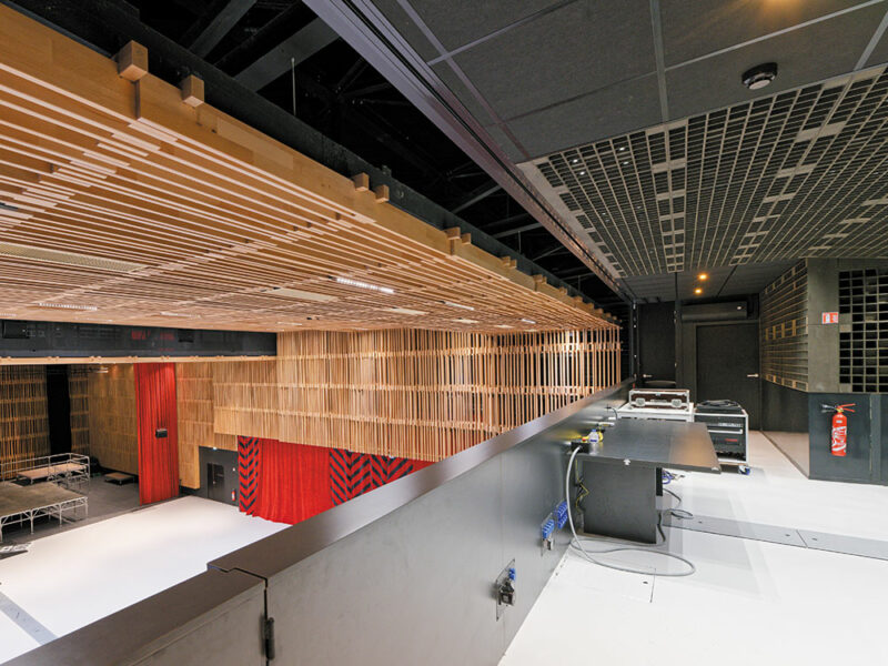 Régie ouverte sur la salle (Agora)