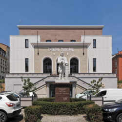 Théâtre de Tarare, place G.-A. Simonet