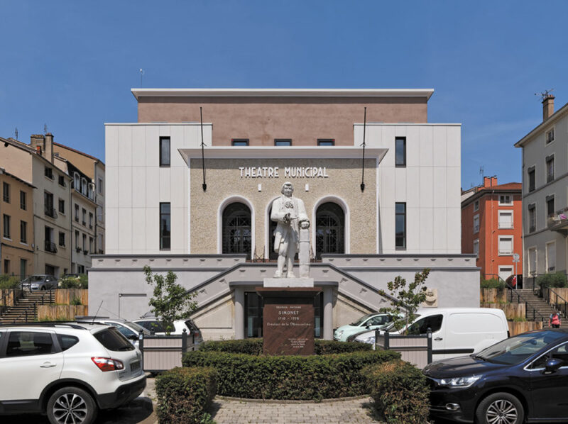 Théâtre de Tarare, place G.-A. Simonet