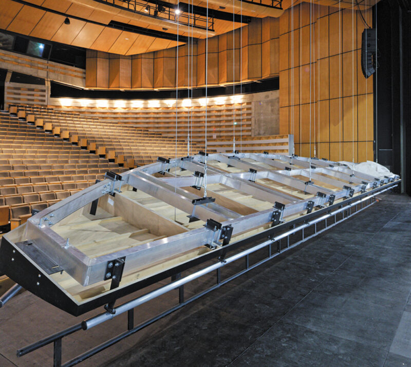 Grand abat-son mobile traversant