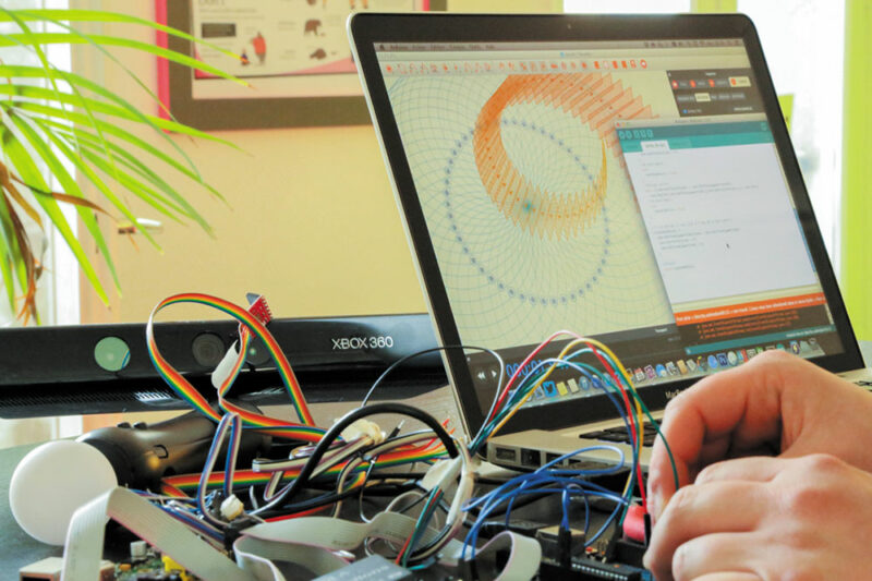 IanniX, spatialisation sonore 3D - Exposition internationale Yeosu, Corée du Sud (2012) - Photo © Charles de Meaux, Thierry Coduys, Guillaume Jacquemin et Michel Deluc