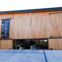 Vue extérieure du Théâtre Nono depuis le parvis