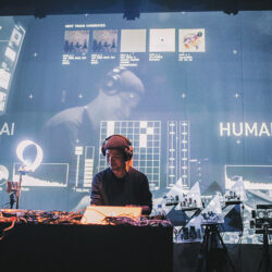 Spectrogram - Photo © Rakutaro Ogiwara