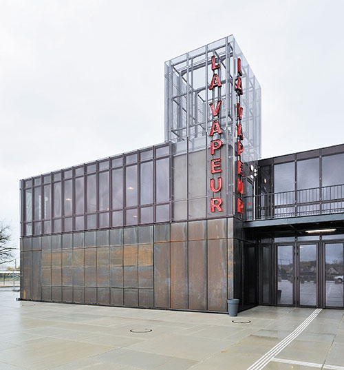 Entrée publique, façade Ouest
