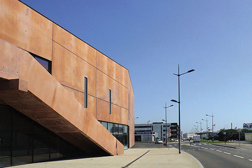 La Carène à Brest : vue extérieure du côté de l’avenue Jean-Marie Le Bri - Photo © Agence Ripault