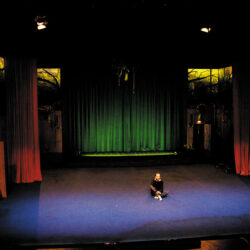 Songes, scène de théâtre amateur - Photo © Gabriel Guenot