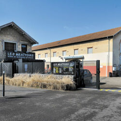 Entrée principale boulevard Vincent Scotto