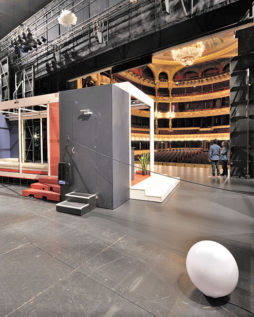 Continuité à partir du fond de scène